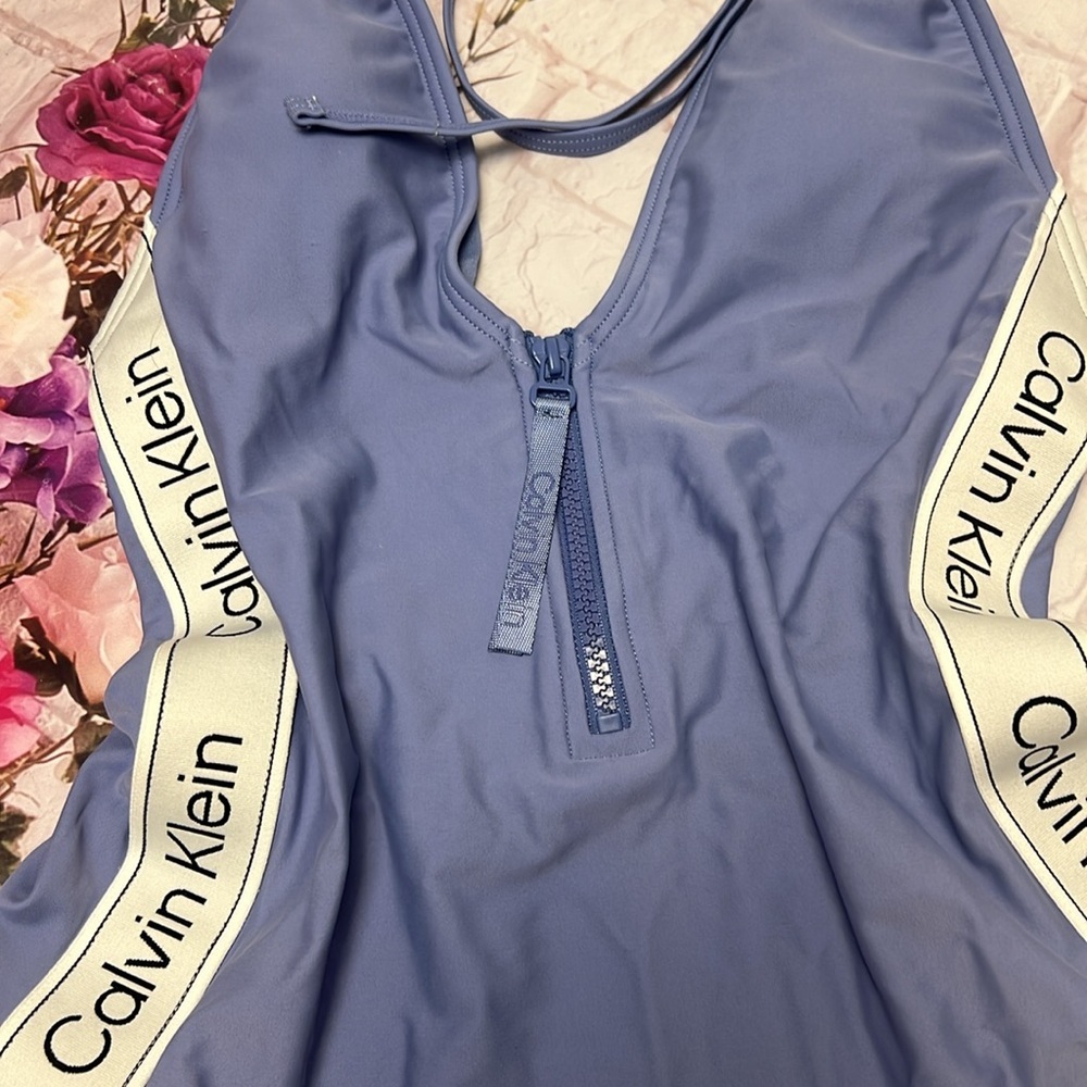 Calvin Klein periwinkle one piece swimsuit with side stripes NWOT size M - Picture 3 of 6